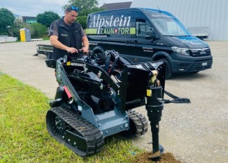 Auslieferung eines Giant Skid Steer Laders mit Raupen